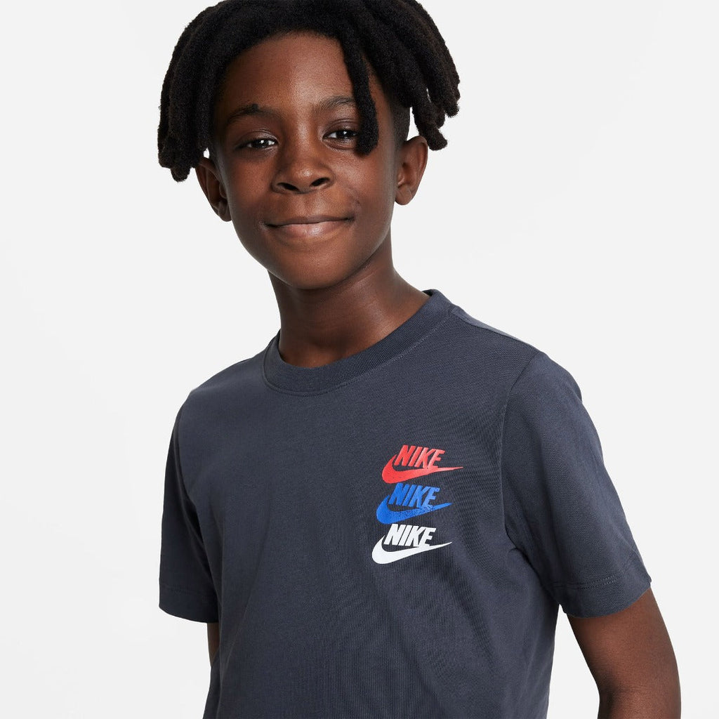 T-shirt con grafica Nike B