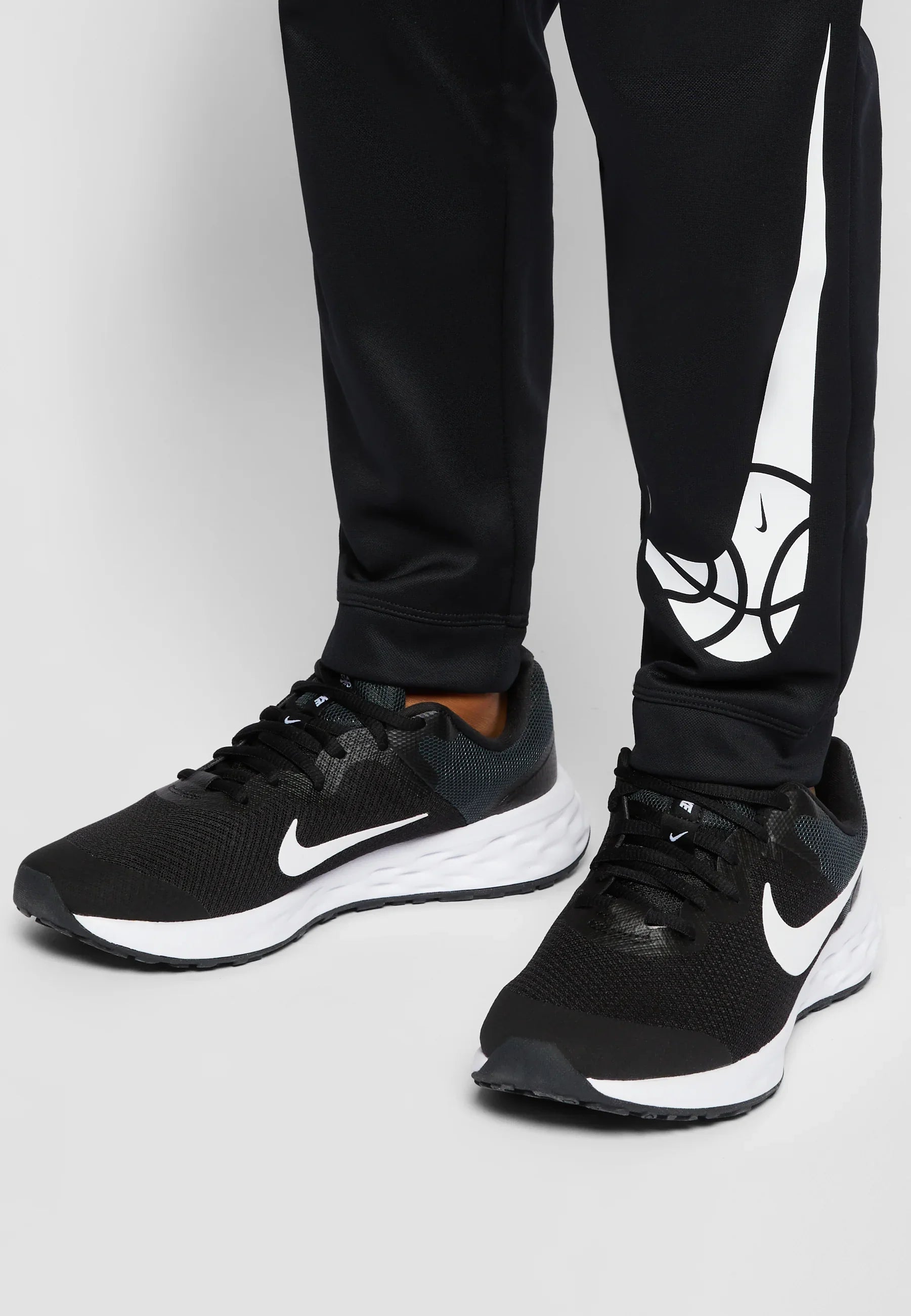 Nike Revolution 6 NN