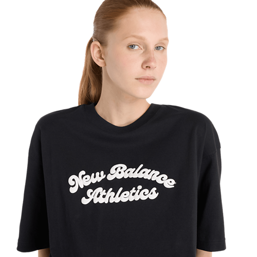 New Balance - Linear Heritage - T-shirt oversize nera