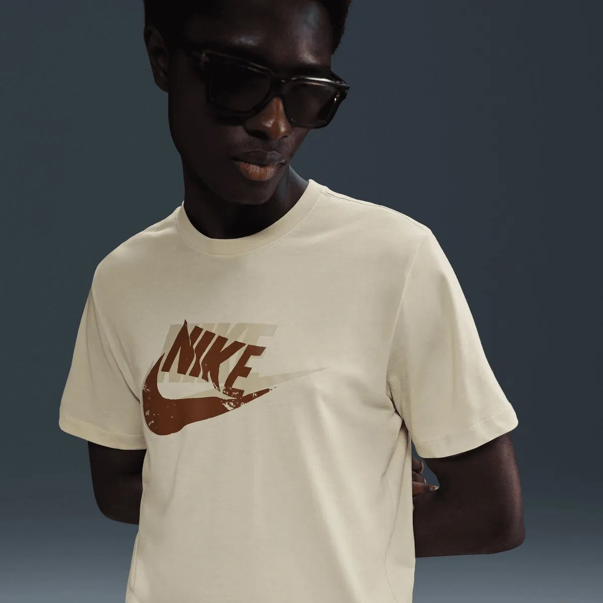 T-shirt Nike sportswear Khaki