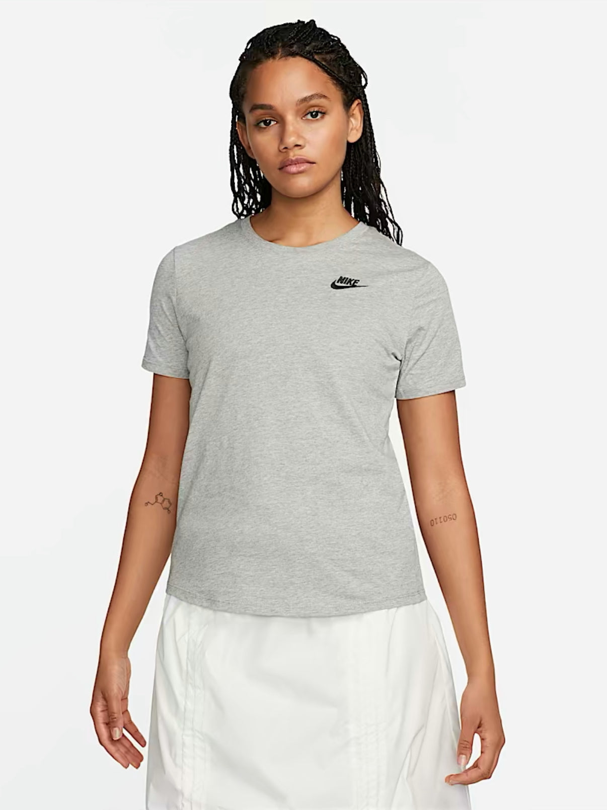 Nike Sportswear Club Essentials Grigia
