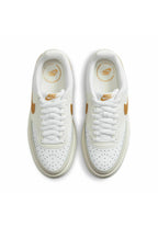 Nike Court Vision Alta.