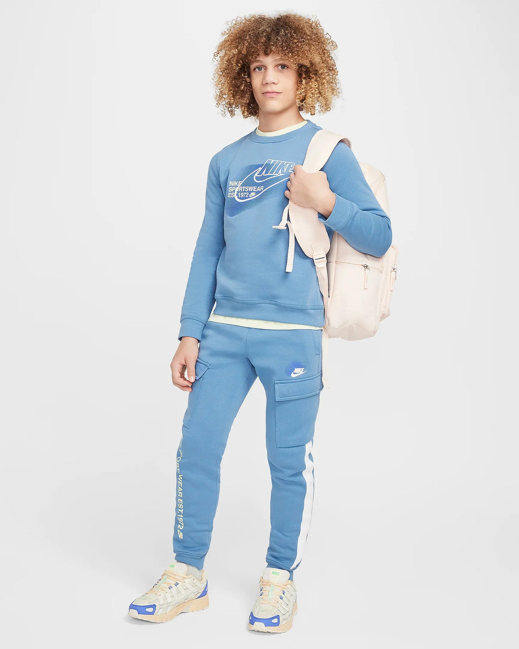 Nike Sportswear Standard Issue