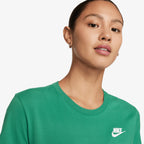 Nike Sportswear Club Essentials Verde