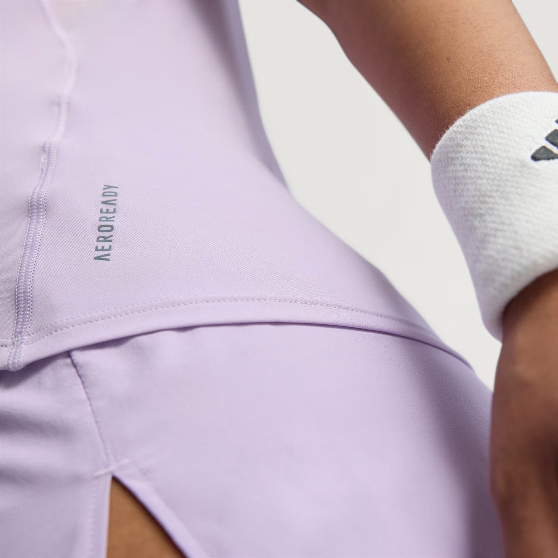 T-shirt Adizero Lilla