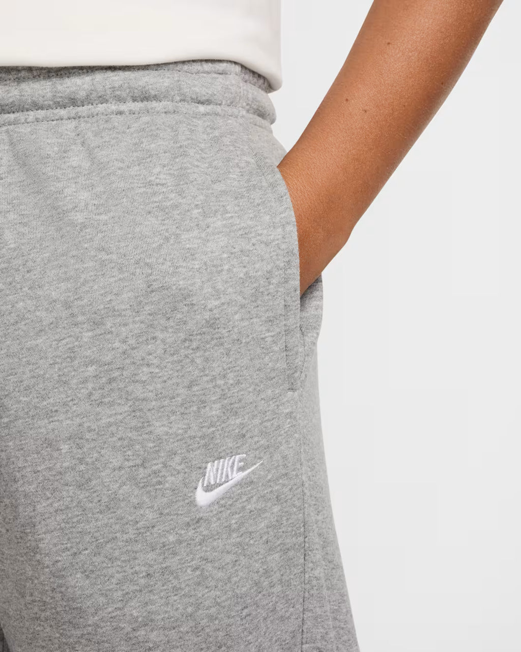 Nike Club Pantaloni jogger in French Terry