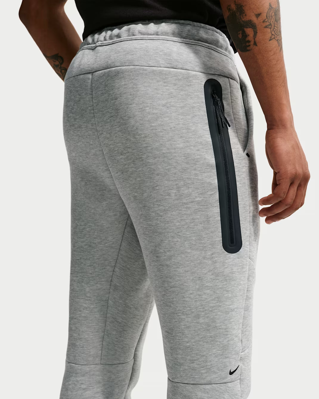 Nike Tech Pantaloni jogger in fleece