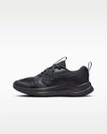 Nike Cosmic Runner