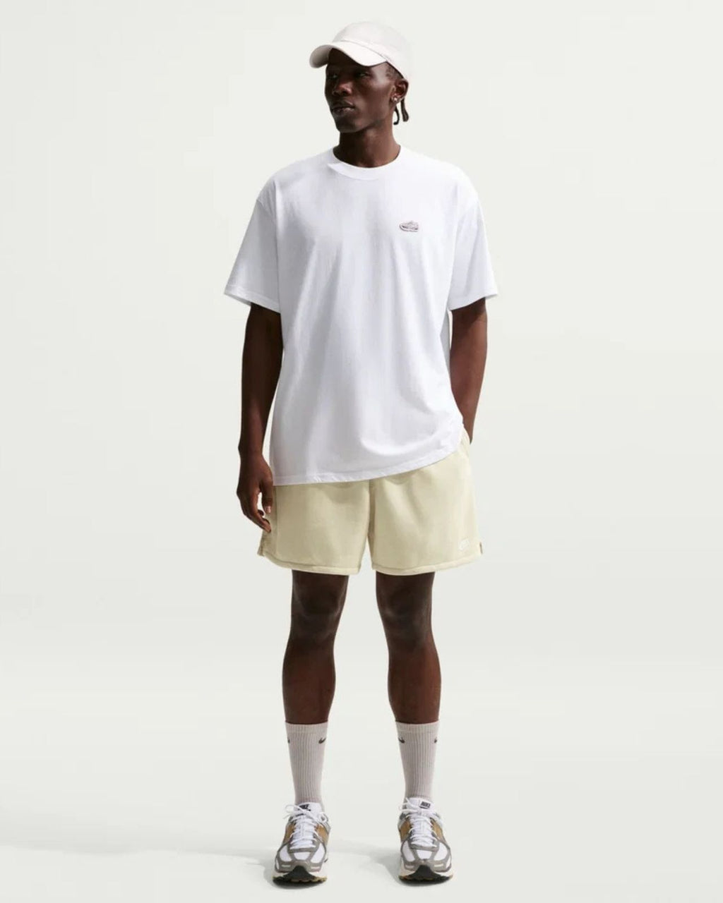 Nike Club Shorts Flow in French Terry Beige