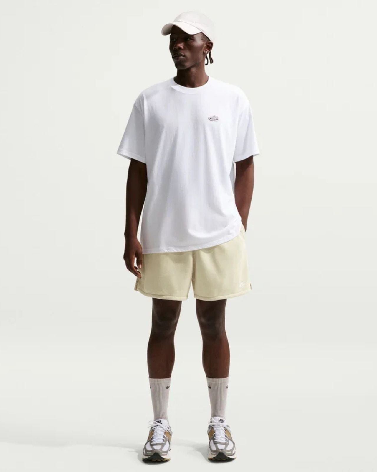Nike Club Shorts Flow in French Terry Beige