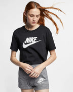 Maglietta Nike Sportswear Essential Nero