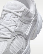 Nike V5 RNR Scarpa con dettagli rifrangenti