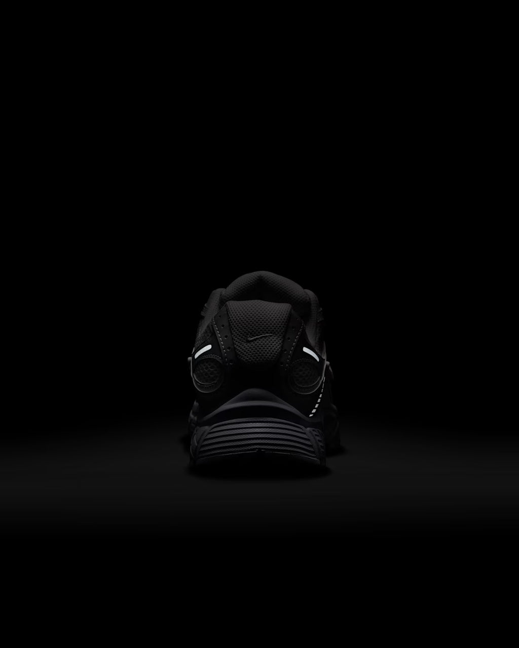 Nike V5 RNR Scarpa con dettagli rifrangenti