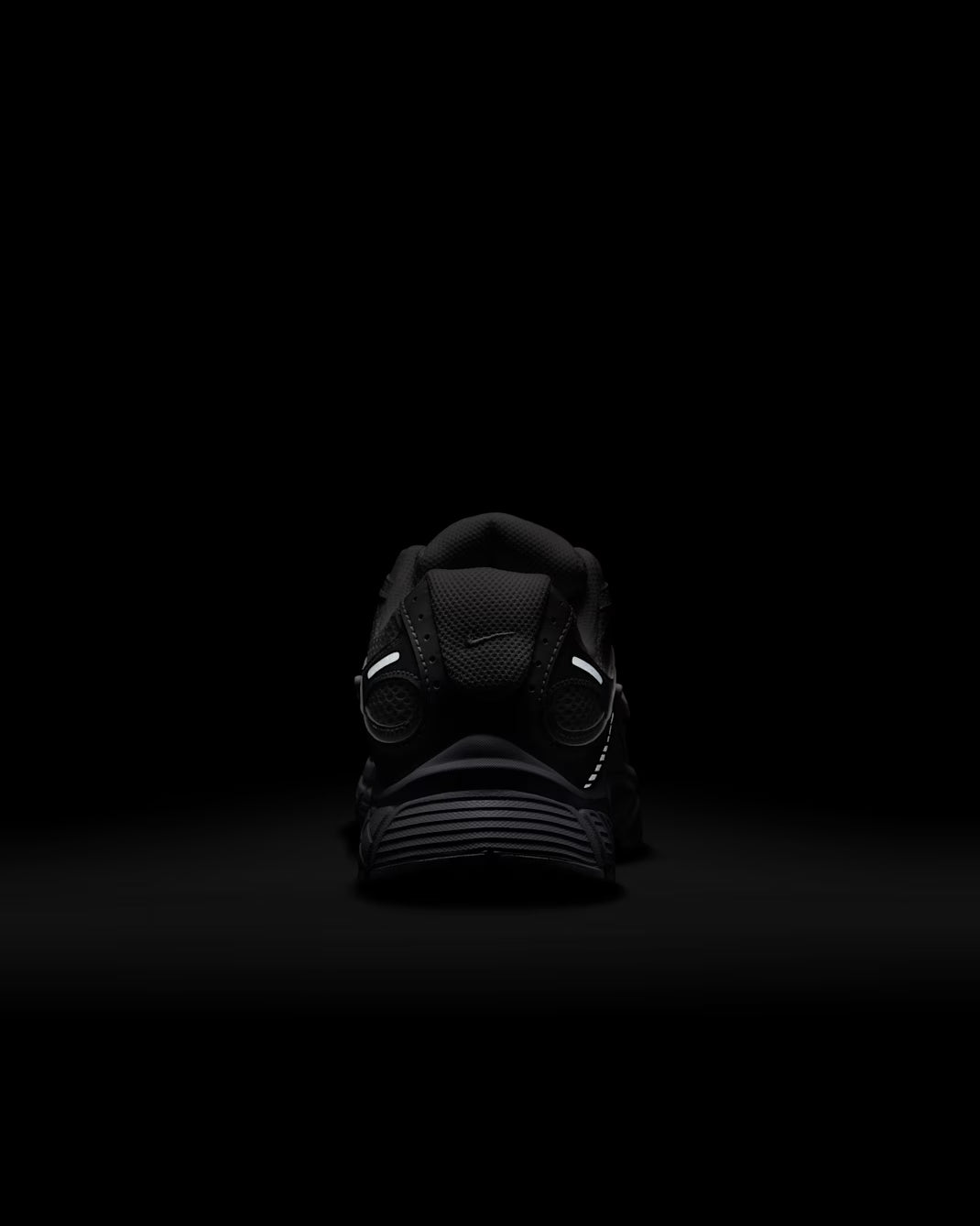 Nike V5 RNR Scarpa con dettagli rifrangenti