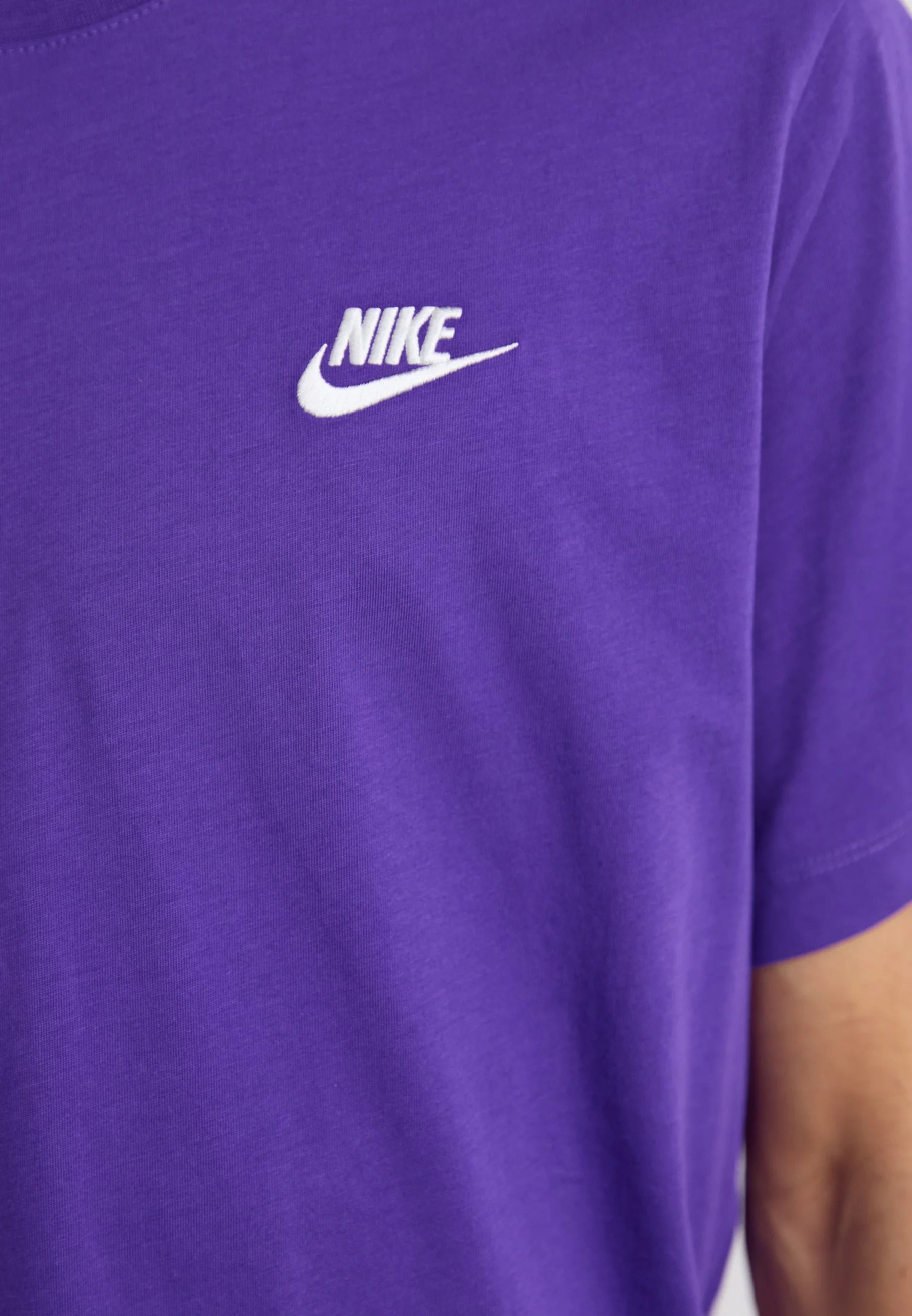 T-shirt Nike Sportswear Uva