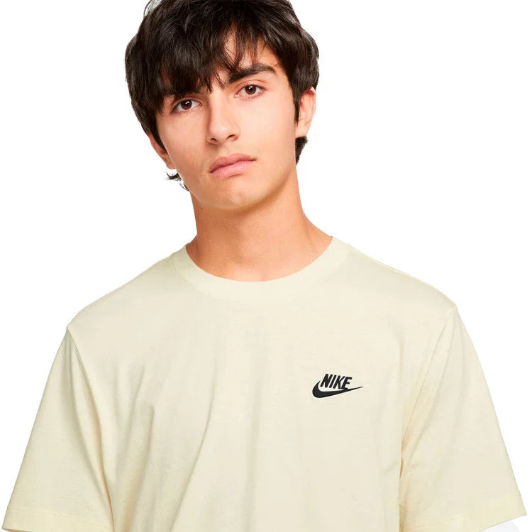 T-shirt Nike Sportswear Club Crema
