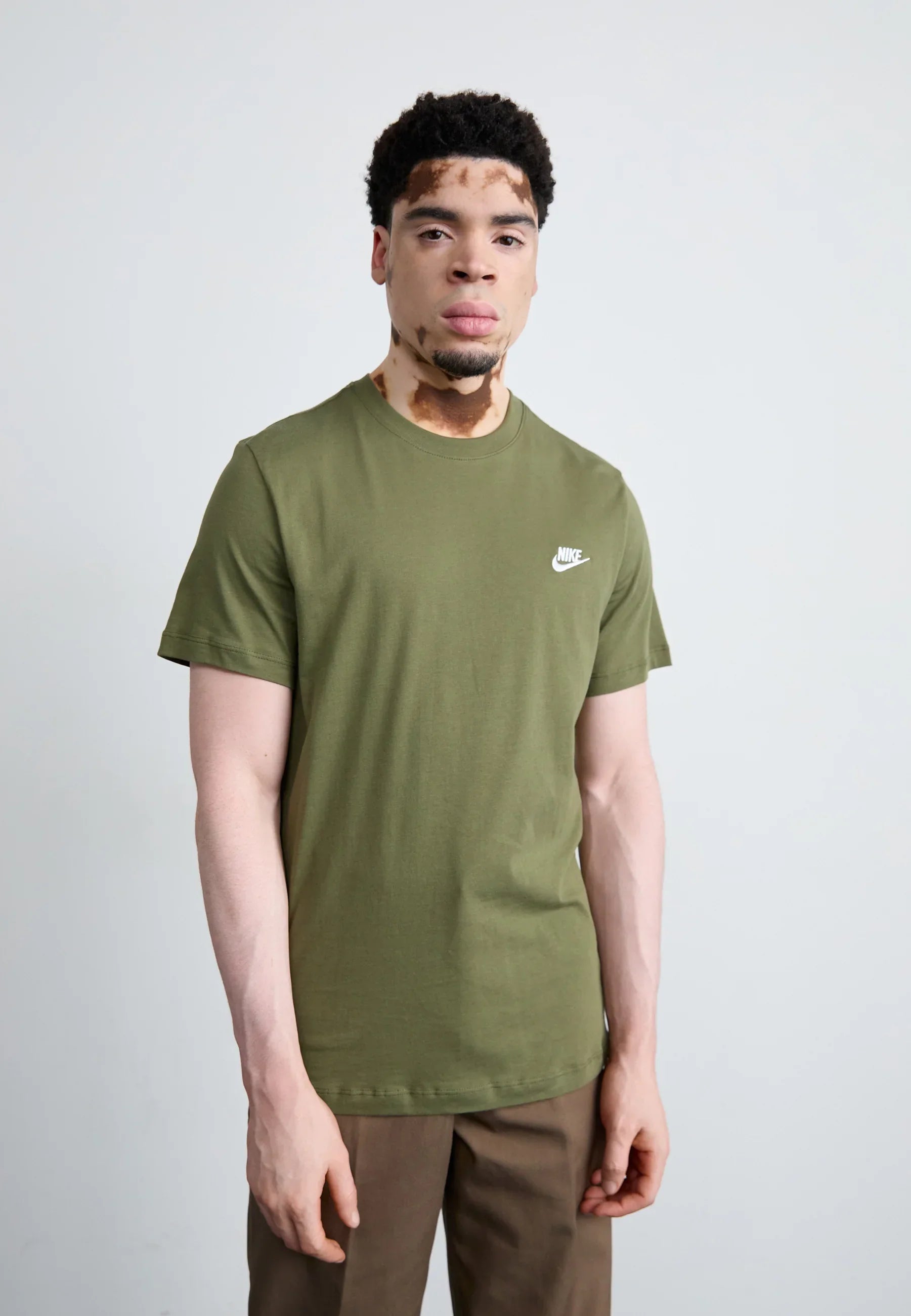 T-shirt Nike Sportswear Club Olive