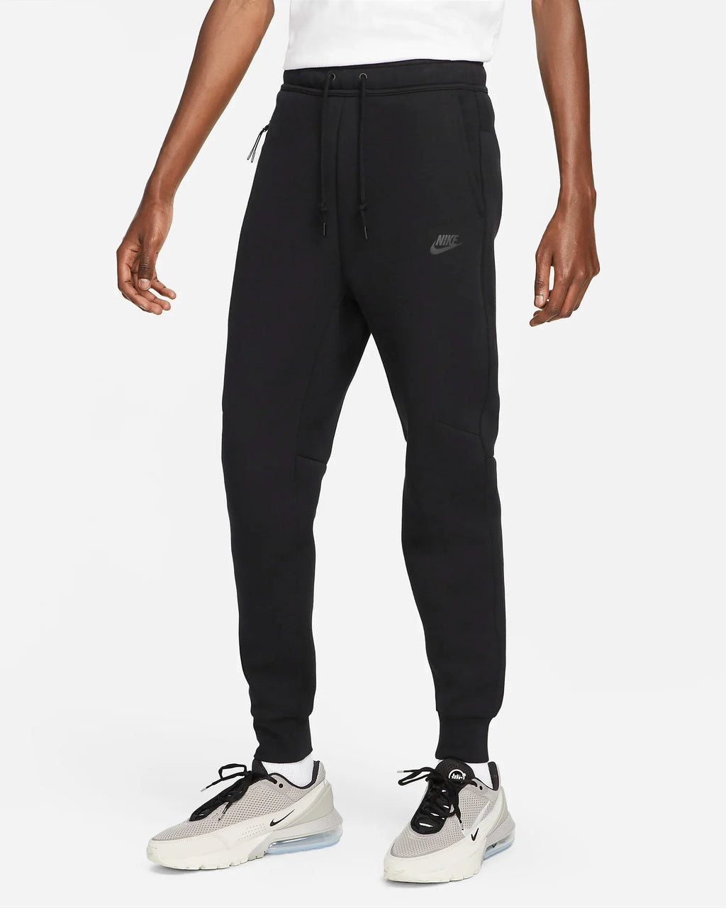 Pantaloni Nike sportswear Tech Fleece.
